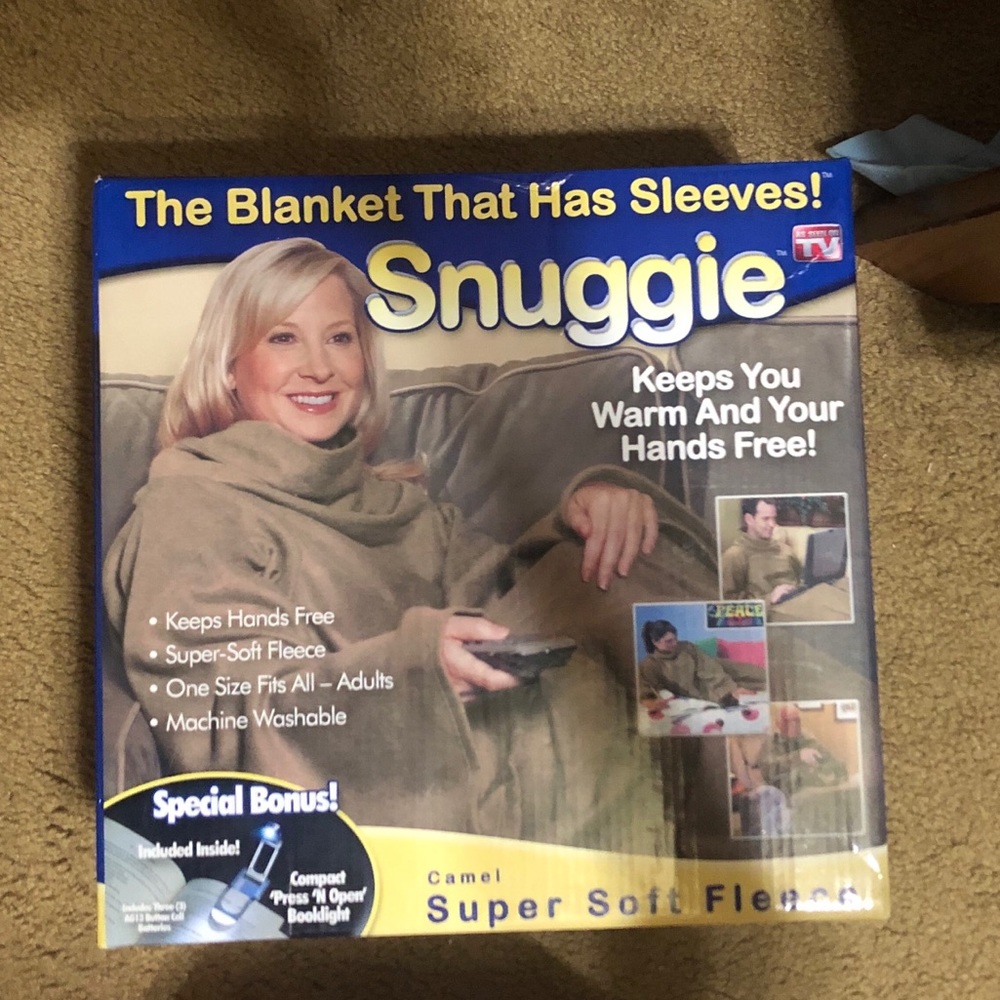 Snuggie blanket NEVER USED